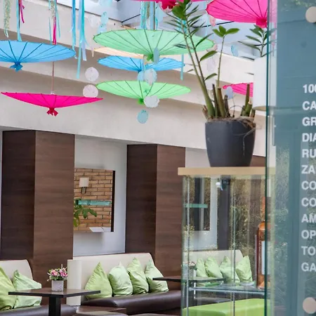 Ce Plaza Hotel
