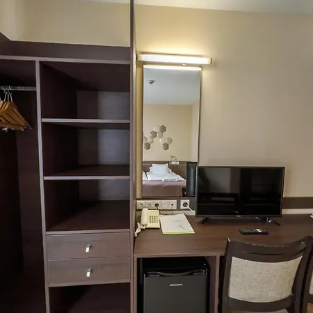 Hotel Ce Plaza 4*