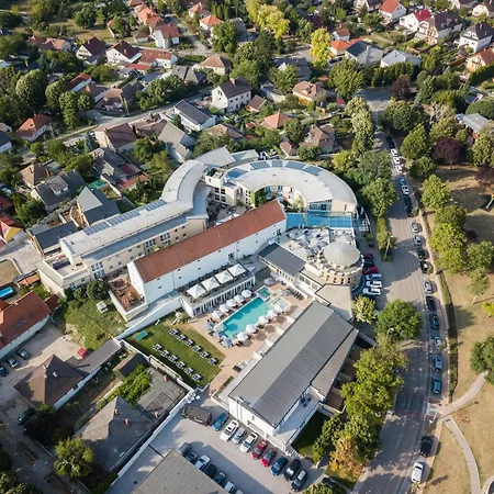 Ce Plaza Szálloda 4*