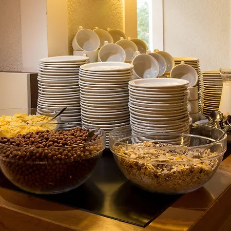 Ce Plaza Hotel