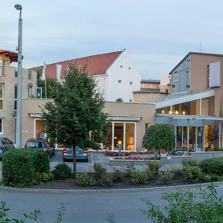 Ce Plaza Hotel
