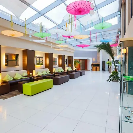 Ce Plaza Hotel
