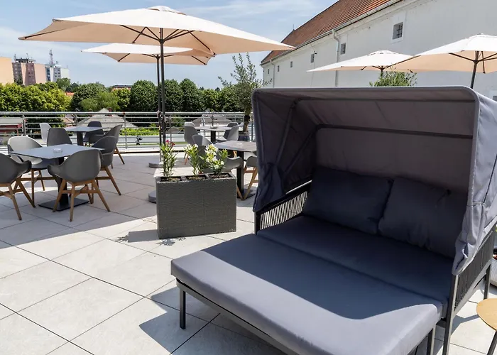 Hotel Ce Plaza