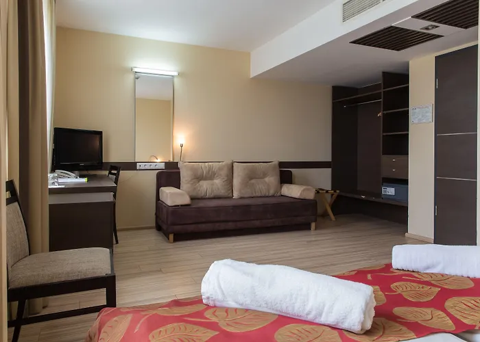 Ce Plaza Szálloda 4*